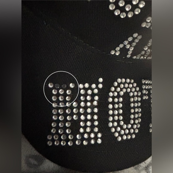 Lyn Dorf | ladies Nurse adjustable embellished sunvisor. - Picture 10 of 10